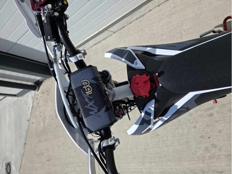 MOTOCICLETA CROSS ENDURO OFFROAD BARTON NXT150 CC 4T (ROTI 19" - 16") NEGRU/GOLD MODEL 2026