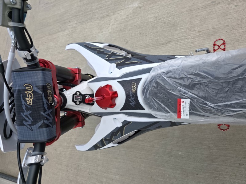 CROSS/ENDURO OFFROAD BARTON NXT250L CC 4T (ROTI 21" - 18") NEGRU/GOLD MODEL 2026