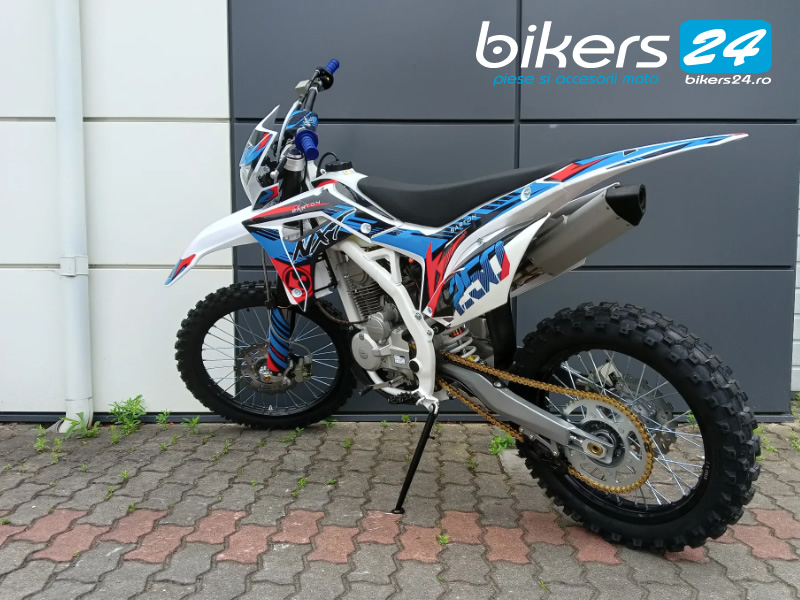 MOTOCICLETA CROSS ENDURO OFFROAD BARTON NXT250L CC 4T (ROTI 21" - 18") NEGRU/ALBASTRU/ROSU MOTOCICLETA CROSS ENDURO OFFROAD BARTON NXT250L CC 4T (ROTI 21" - 18") NEGRU/ALBASTRU/ROSU