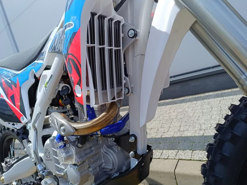 MOTOCICLETA CROSS ENDURO OFFROAD BARTON NXT300 CC 4T (ROTI 21" - 18") NEGRU/ALBASTRU/ROSU MOTOCICLETA CROSS ENDURO OFFROAD BARTON NXT300 CC 4T (ROTI 21" - 18") NEGRU/ALBASTRU/ROSU