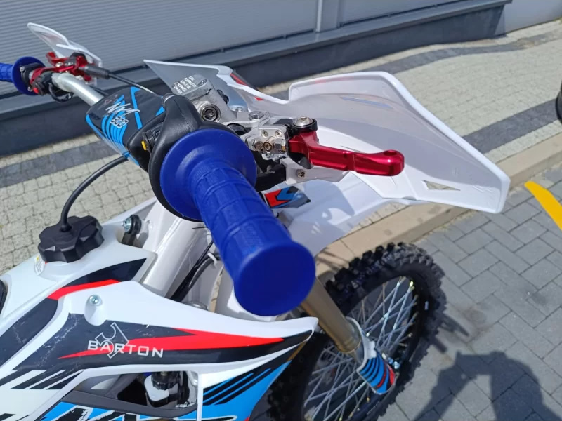 MOTOCICLETA CROSS ENDURO OFFROAD BARTON NXT300 CC 4T (ROTI 21" - 18") NEGRU/ALBASTRU/ROSU MOTOCICLETA CROSS ENDURO OFFROAD BARTON NXT300 CC 4T (ROTI 21" - 18") NEGRU/ALBASTRU/ROSU