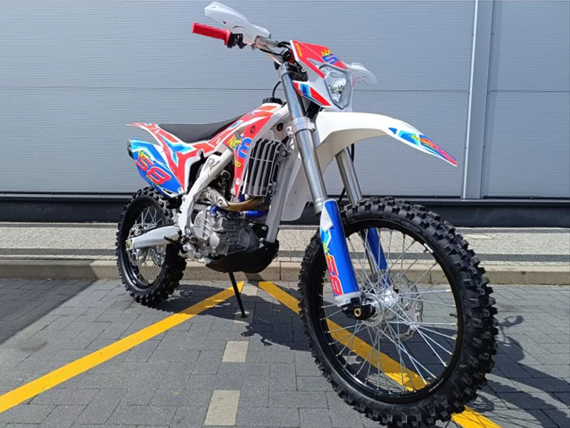 MOTOCICLETA CROSS ENDURO OFFROAD BARTON NXT300 CC 4T (ROTI 21" - 18") ROSU/ALBASTRU MOTOCICLETA CROSS ENDURO OFFROAD BARTON NXT300 CC 4T (ROTI 21" - 18") ROSU/ALBASTRU