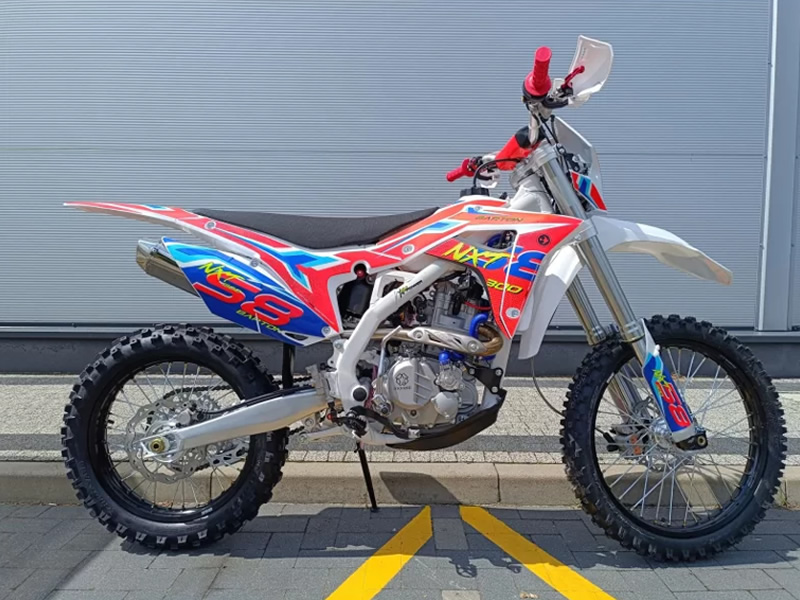 MOTOCICLETA CROSS ENDURO OFFROAD BARTON NXT300 CC 4T (ROTI 21" - 18") ROSU/ALBASTRU MOTOCICLETA CROSS ENDURO OFFROAD BARTON NXT300 CC 4T (ROTI 21" - 18") ROSU/ALBASTRU