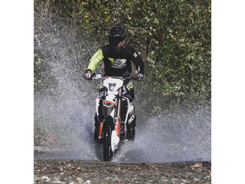 MOTOCICLETA CROSS ENDURO OFFROAD KAYO KT250 2T (ROTI 21" - 18") MOTOCICLETA CROSS ENDURO OFFROAD KAYO KT250 2T (ROTI 21" - 18")