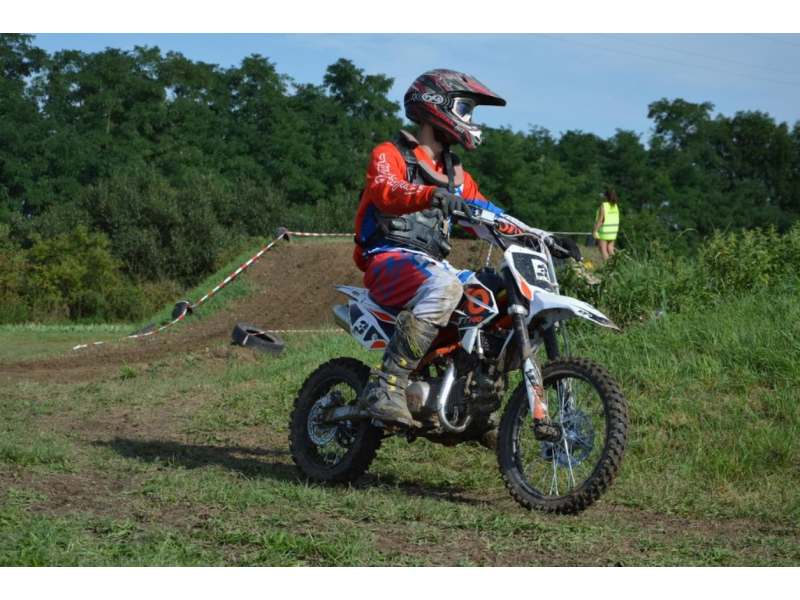 MOTOCICLETA CROSS ENDURO OFFROAD KAYO TT140 CC 4T (ROTI 17" - 14") MOTOCICLETA CROSS ENDURO OFFROAD KAYO TT140 CC 4T (ROTI 17" - 14")