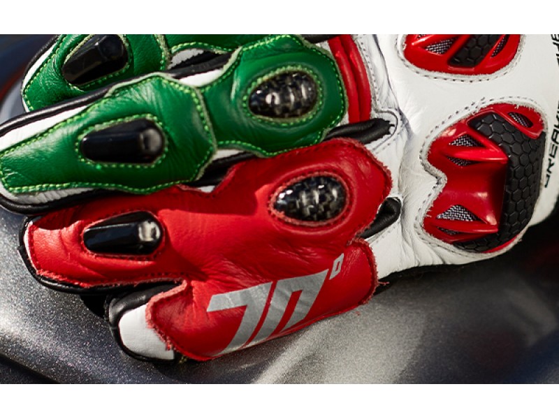 Manusi barbati racing vara Seventy model SD-R12 negru/rosu/verde Manusi barbati racing vara Seventy model SD-R12 negru/rosu/verde
