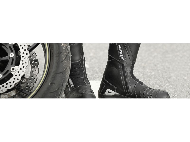 Ghete (cizme) moto Touring Unisex Seventy model SD-BT3 (varianta scurta a ghetelor SD-BT2) culoare: negru Ghete (cizme) moto Touring Unisex Seventy model SD-BT3 (varianta scurta a ghetelor SD-BT2) culoare: negru