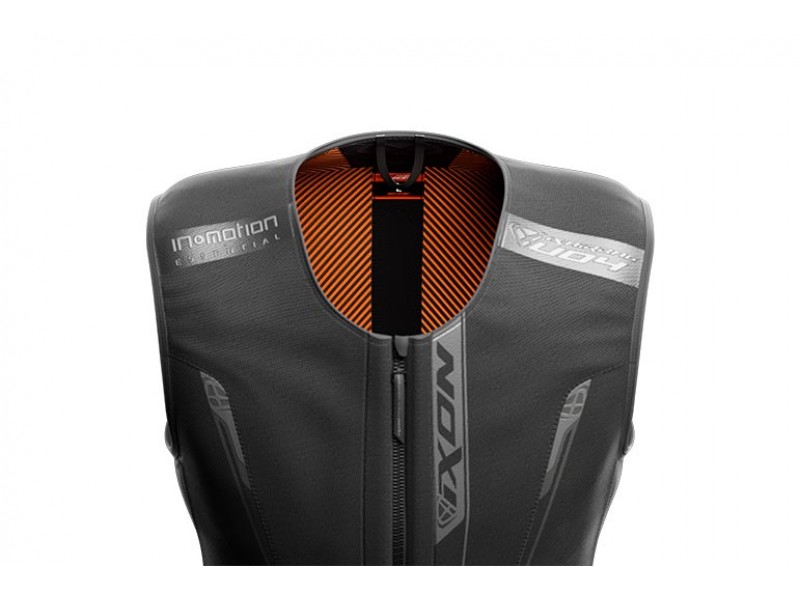 Geaca (jacheta) motociclete femei Racing/Roadster Ixon All season model Ilana LS culoare: negru/alb Geaca (jacheta) motociclete femei Racing/Roadster Ixon All season model Ilana LS culoare: negru/alb