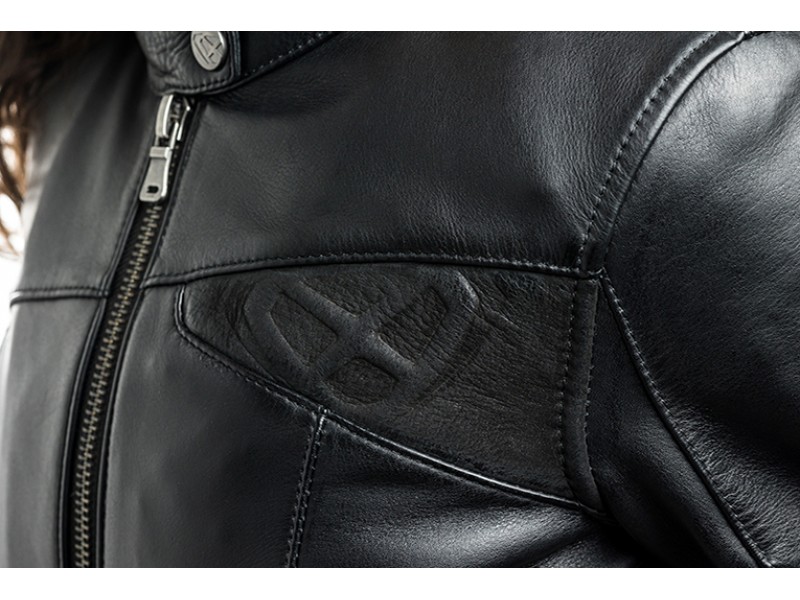 Geaca (jacheta) motociclete femei Racing/Roadster Ixon All season model Ilana LS culoare: negru/alb Geaca (jacheta) motociclete femei Racing/Roadster Ixon All season model Ilana LS culoare: negru/alb