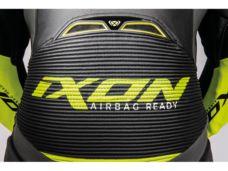 Geaca (jacheta) motociclete femei Racing/Roadster Ixon All season model Ilana LS culoare: negru/alb Geaca (jacheta) motociclete femei Racing/Roadster Ixon All season model Ilana LS culoare: negru/alb