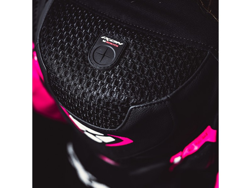 Geaca (jacheta) motociclete femei Racing/Roadster Ixon All season model Ilana LS culoare: negru/alb Geaca (jacheta) motociclete femei Racing/Roadster Ixon All season model Ilana LS culoare: negru/alb
