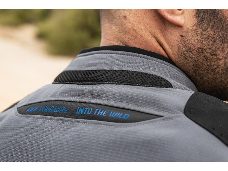 Geaca (jacheta) motociclete femei Racing/Roadster Ixon All season model Ilana LS culoare: negru/alb Geaca (jacheta) motociclete femei Racing/Roadster Ixon All season model Ilana LS culoare: negru/alb