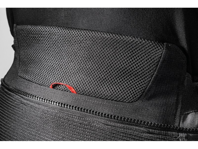 Geaca (jacheta) motociclete femei Racing/Roadster Ixon All season model Ilana LS culoare: negru/alb Geaca (jacheta) motociclete femei Racing/Roadster Ixon All season model Ilana LS culoare: negru/alb