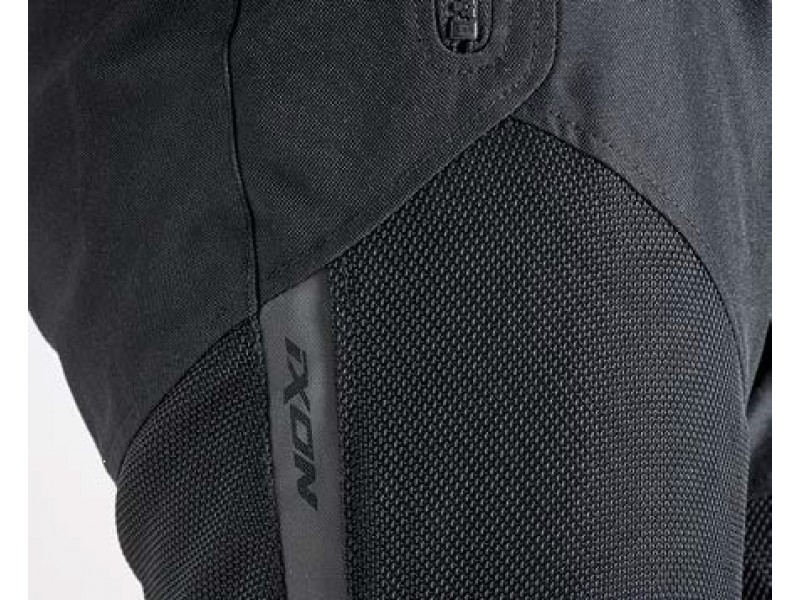 Geaca (jacheta) motociclete femei Racing/Roadster Ixon All season model Ilana LS culoare: negru/alb Geaca (jacheta) motociclete femei Racing/Roadster Ixon All season model Ilana LS culoare: negru/alb