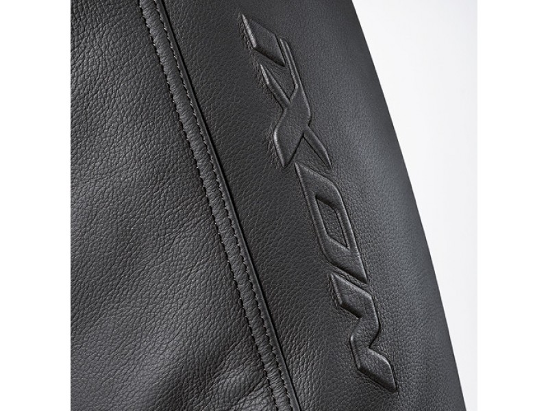 Geaca (jacheta) motociclete femei Racing/Roadster Ixon All season model Ilana LS culoare: negru/alb Geaca (jacheta) motociclete femei Racing/Roadster Ixon All season model Ilana LS culoare: negru/alb