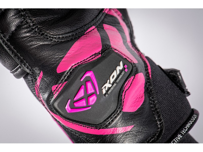 Geaca (jacheta) motociclete femei Racing/Roadster Ixon All season model Ilana LS culoare: negru/alb Geaca (jacheta) motociclete femei Racing/Roadster Ixon All season model Ilana LS culoare: negru/alb