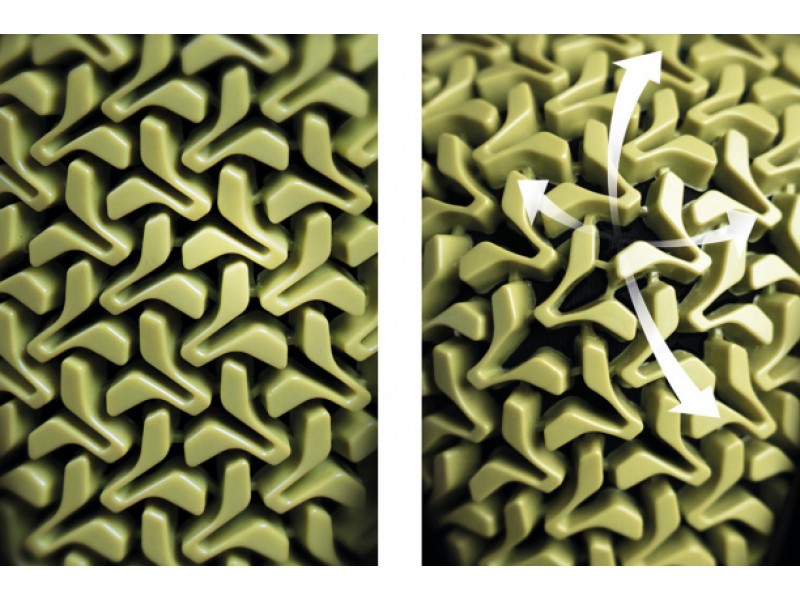 Geaca (jacheta) motociclete femei Racing/Roadster Ixon All season model Ilana LS culoare: negru/alb Geaca (jacheta) motociclete femei Racing/Roadster Ixon All season model Ilana LS culoare: negru/alb