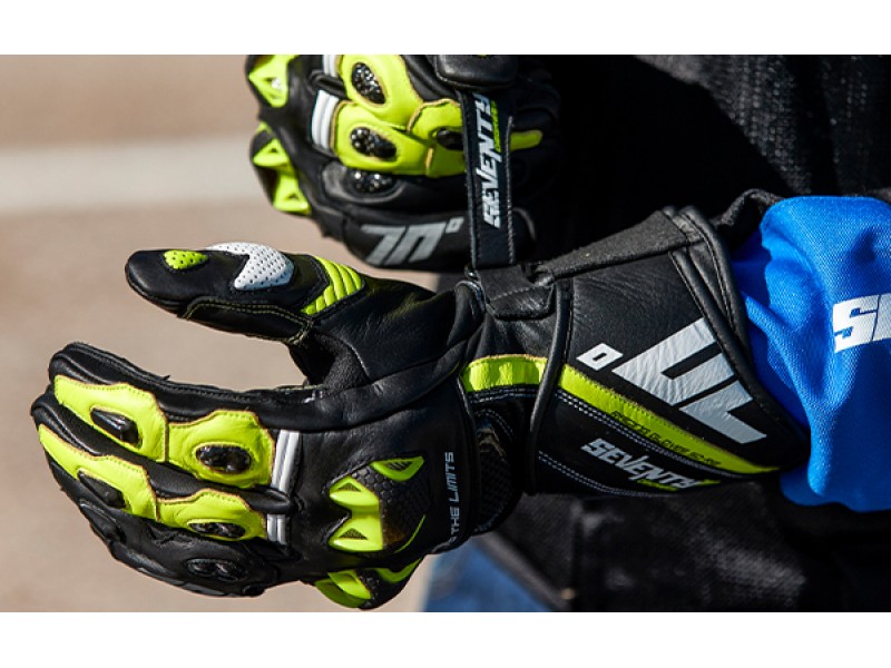 Geaca (jacheta) motociclete femei Racing/Roadster Ixon All season model Ilana LS culoare: negru/alb Geaca (jacheta) motociclete femei Racing/Roadster Ixon All season model Ilana LS culoare: negru/alb