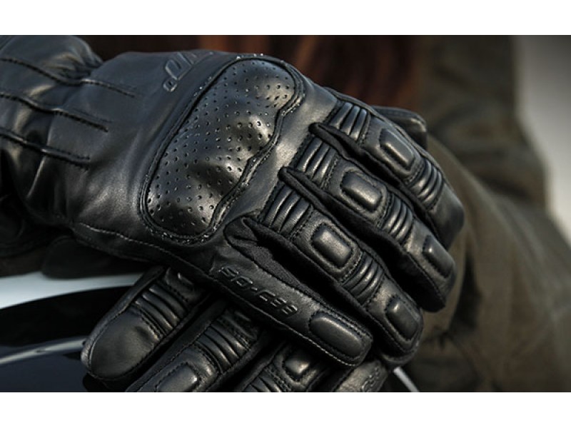 Geaca (jacheta) motociclete femei Racing/Roadster Ixon All season model Ilana LS culoare: negru/alb Geaca (jacheta) motociclete femei Racing/Roadster Ixon All season model Ilana LS culoare: negru/alb