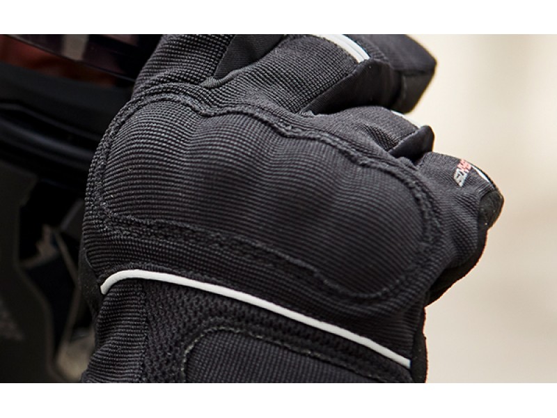 Geaca (jacheta) motociclete femei Racing/Roadster Ixon All season model Ilana LS culoare: negru/alb Geaca (jacheta) motociclete femei Racing/Roadster Ixon All season model Ilana LS culoare: negru/alb