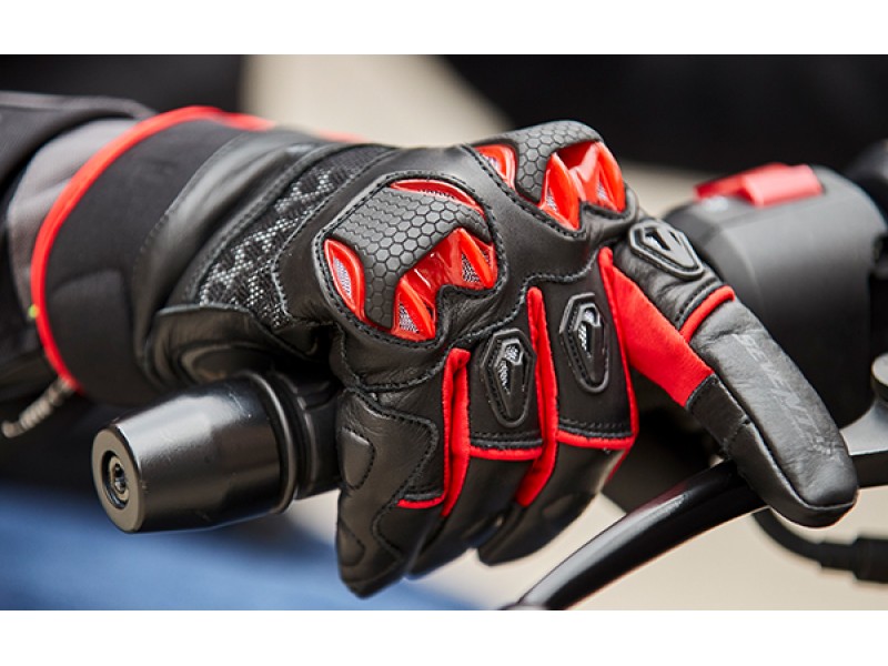 Geaca (jacheta) motociclete femei Racing/Roadster Ixon All season model Ilana LS culoare: negru/alb Geaca (jacheta) motociclete femei Racing/Roadster Ixon All season model Ilana LS culoare: negru/alb