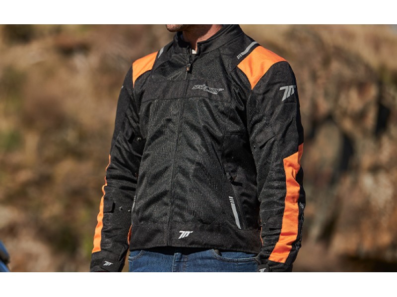 Geaca (jacheta) motociclete femei Racing/Roadster Ixon All season model Ilana LS culoare: negru/alb Geaca (jacheta) motociclete femei Racing/Roadster Ixon All season model Ilana LS culoare: negru/alb