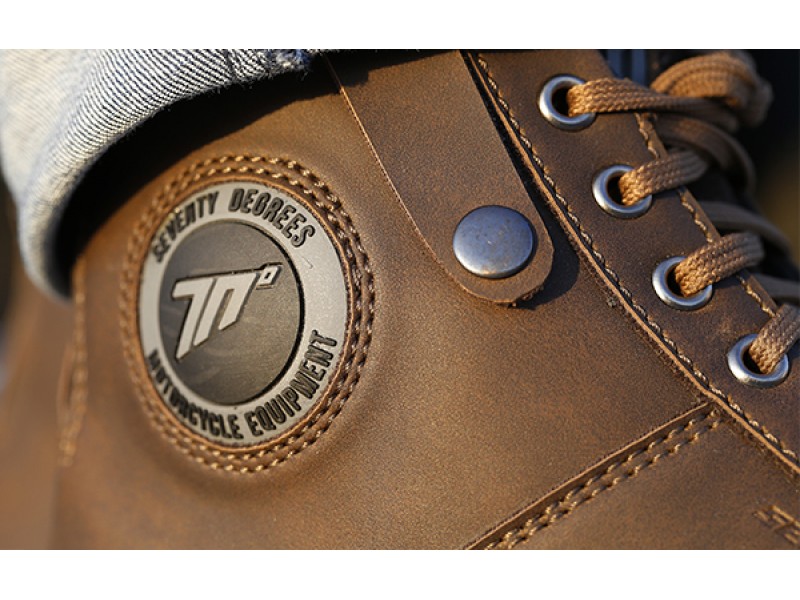 Geaca (jacheta) motociclete femei Racing/Roadster Ixon All season model Ilana LS culoare: negru/alb Geaca (jacheta) motociclete femei Racing/Roadster Ixon All season model Ilana LS culoare: negru/alb