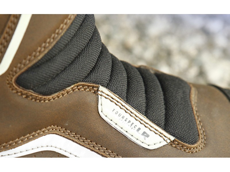 Geaca (jacheta) motociclete femei Racing/Roadster Ixon All season model Ilana LS culoare: negru/alb Geaca (jacheta) motociclete femei Racing/Roadster Ixon All season model Ilana LS culoare: negru/alb