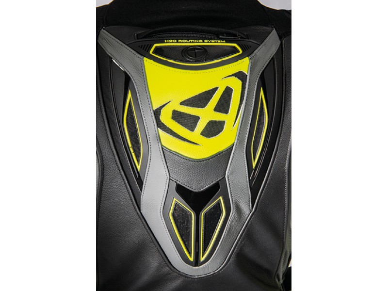 Costum (combinezon) motociclete barbati piele Ixon vara model Vendetta Evo culoare: negru/antracit/galben Costum (combinezon) motociclete barbati piele Ixon vara model Vendetta Evo culoare: negru/antracit/galben