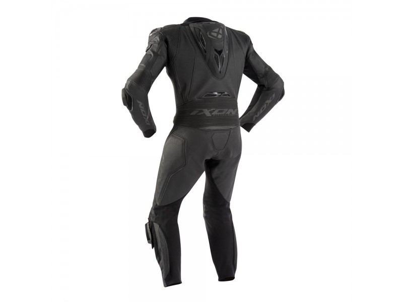 Costum (combinezon) motociclete barbati piele Ixon vara model Vendetta Evo culoare: negru Costum (combinezon) motociclete barbati piele Ixon vara model Vendetta Evo culoare: negru