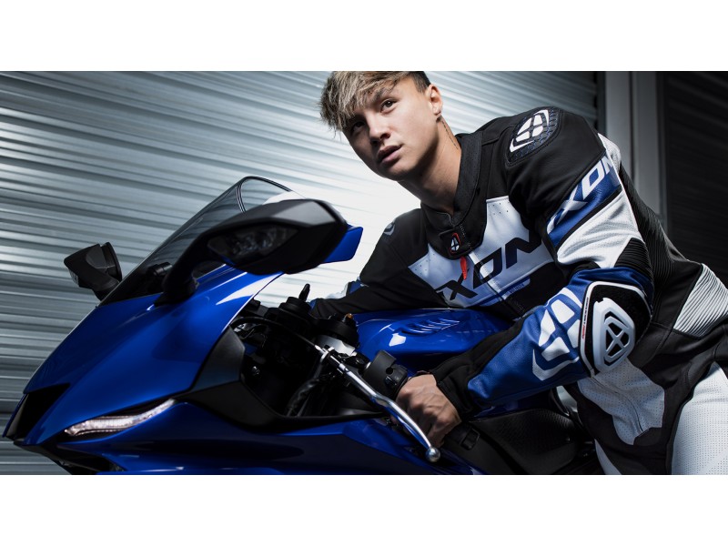 Costum (combinezon) motociclete barbati piele Ixon vara model Jackal culoare: negru