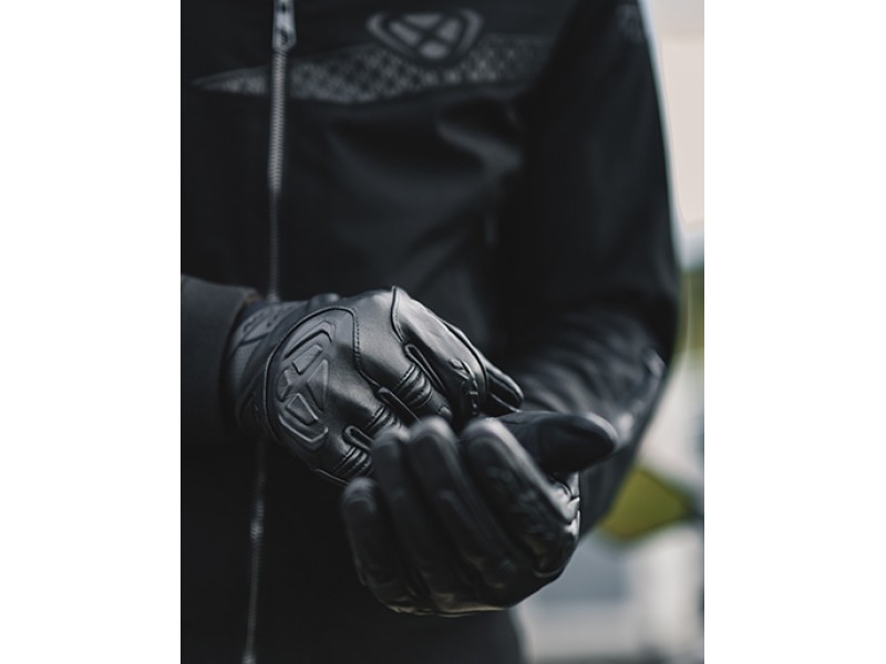 Manusi barbati Roadster vara piele Ixon model MIG 2 Leather MS culoare: negru - degete tactile Manusi barbati Roadster vara piele Ixon model MIG 2 Leather MS culoare: negru - degete tactile