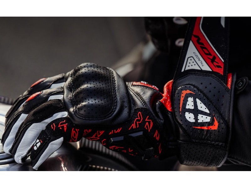 Manusi barbati Racing vara piele Ixon model Thunder Air MS culoare: negru/rosu/alb - degete tactile