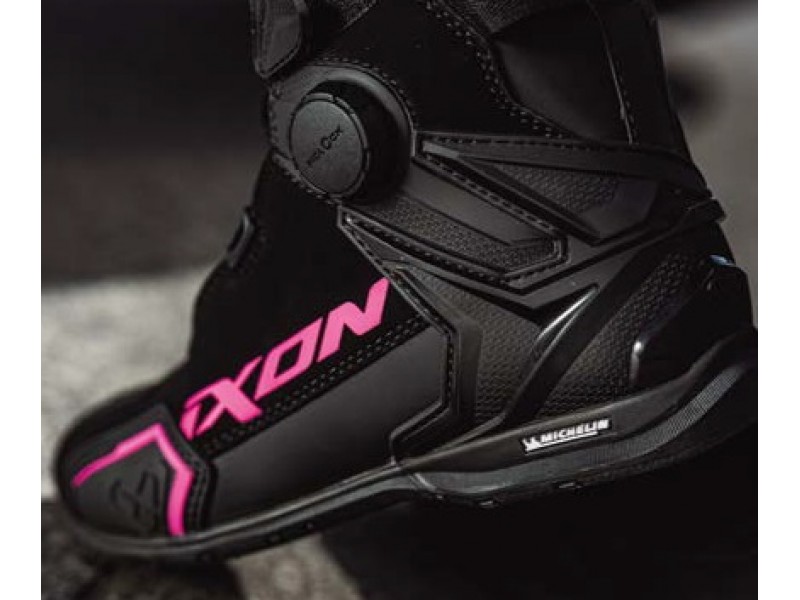 Ghete moto Roadster femei All Season Ixon model Bull 2 WP LS culoare: negru/fuchsia (roz) (100% waterproof)