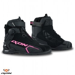 Ghete moto Roadster femei All Season Ixon model Bull 2 WP LS culoare: negru/fuchsia (roz) (100% waterproof) Ghete moto Roadster femei All Season Ixon model Bull 2 WP LS culoare: negru/fuchsia (roz) (100% waterproof)