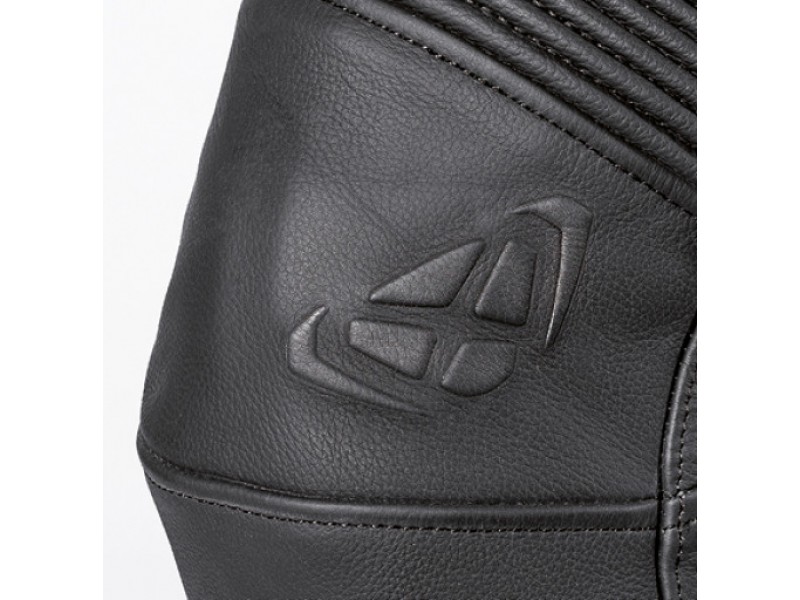 Pantaloni moto barbati piele Roadster Ixon vara model Hawk Pant MS culoare: negru Pantaloni moto barbati piele Roadster Ixon vara model Hawk Pant MS culoare: negru