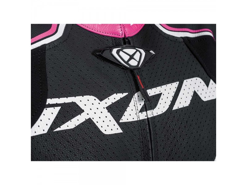 Costum (combinezon) motociclete femei piele Ixon vara model Vortex Lady LS culoare: negru/alb/fucshsia (roz) Costum (combinezon) motociclete femei piele Ixon vara model Vortex Lady LS culoare: negru/alb/fucshsia (roz)
