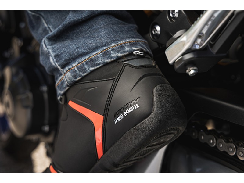 Ghete moto Roadster barbati All Season Ixon model Gambler WP MS culoare: negru/rosu (100% waterproof)