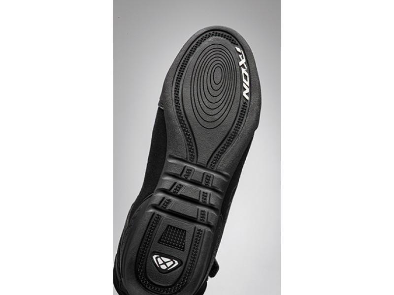 Ghete moto Roadster barbati all season Ixon model Ranker MS culoare: negru/alb