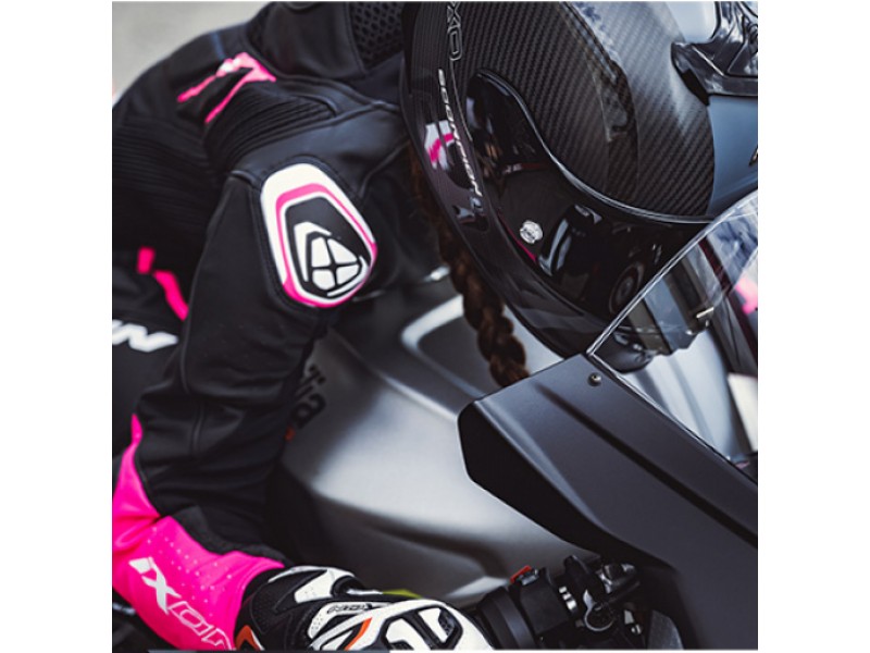 Geaca (jacheta) motociclete femei piele Racing Ixon vara model Vortex 3 MS culoare: negru/roz/alb Geaca (jacheta) motociclete femei piele Racing Ixon vara model Vortex 3 MS culoare: negru/roz/alb