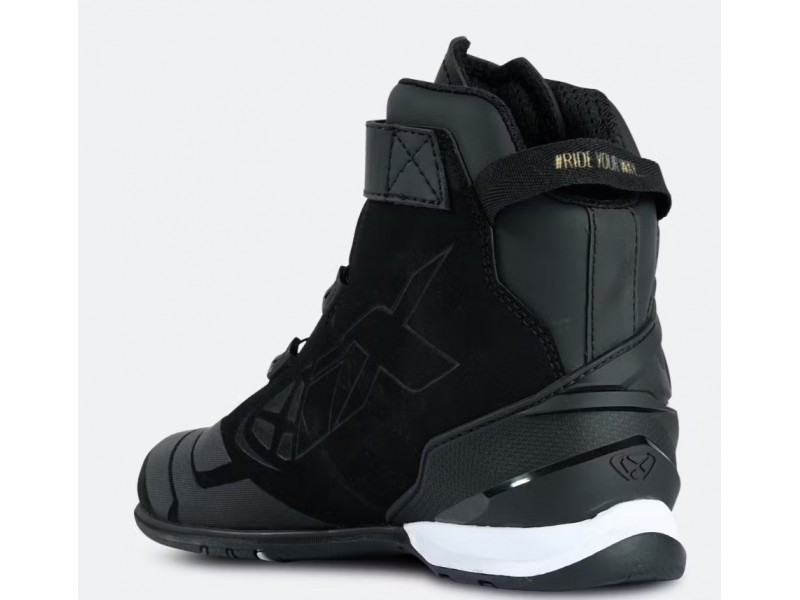 Ghete moto Roadster femei All Season Ixon model Bull 2 WP LS culoare: negru/alb/auriu (100% waterproof)