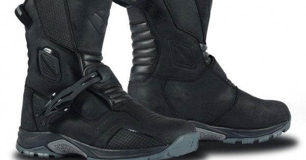 5061110021001-Ghete-cizme-moto