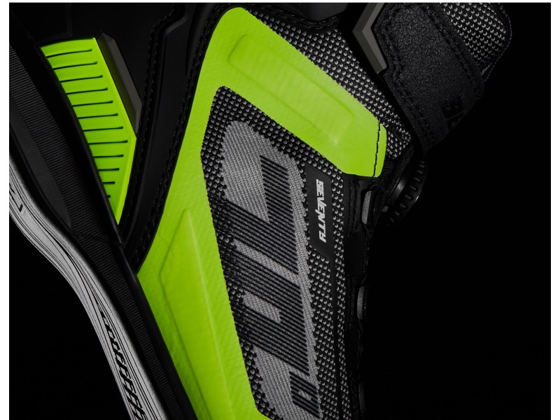Ghete (cizme) moto Racing Unisex Seventy model SD-BR3 Veloce Pro culoare: negru/galben fluor Ghete (cizme) moto Racing Unisex Seventy model SD-BR3 Veloce Pro culoare: negru/galben fluor