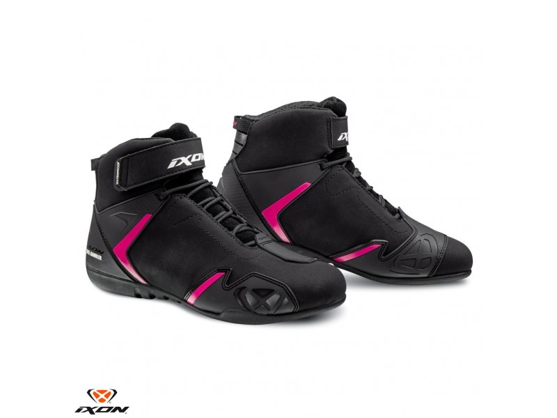 Ghete moto Roadster femei All Season Ixon model Gambler WP LS culoare: negru/fuchsia (roz) (100% waterproof) Ghete moto Roadster femei All Season Ixon model Gambler WP LS culoare: negru/fuchsia (roz) (100% waterproof)