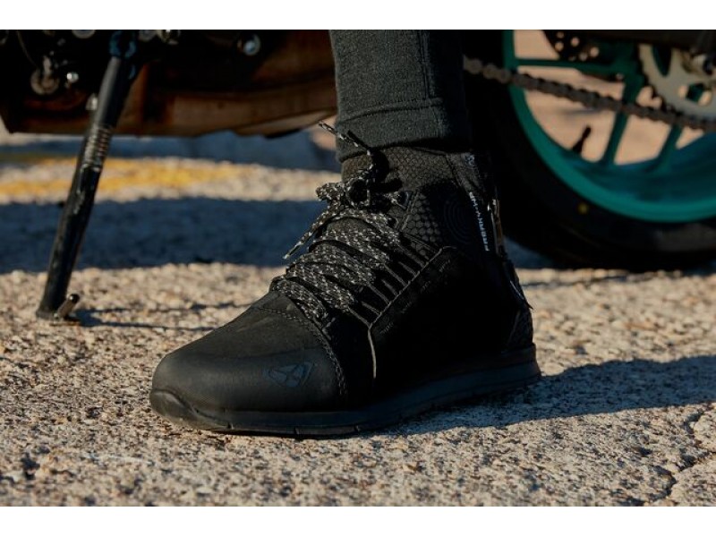 Ghete moto Urban femei All Season Ixon model Freaky WP LS culoare: negru (100% waterproof)