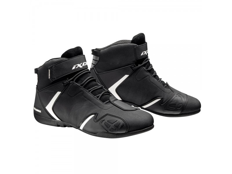 Ghete moto Roadster barbati All Season Ixon model Gambler WP MS culoare: negru/alb (100% waterproof)