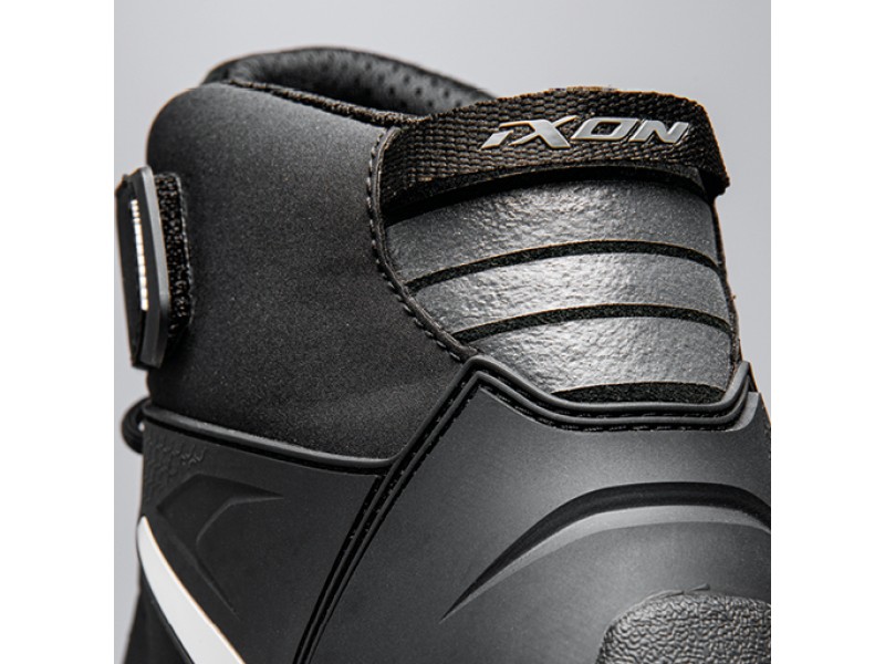 Ghete moto Roadster barbati All Season Ixon model Gambler WP MS culoare: negru/alb (100% waterproof)