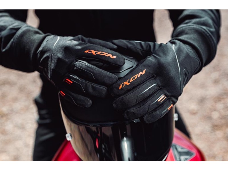 Manusi barbati Roadster iarna Ixon model Pro Hurricane 2 MS culoare: negru/rosu - degete tactile (waterproof) Manusi barbati Roadster iarna Ixon model Pro Hurricane 2 MS culoare: negru/rosu - degete tactile (waterproof)