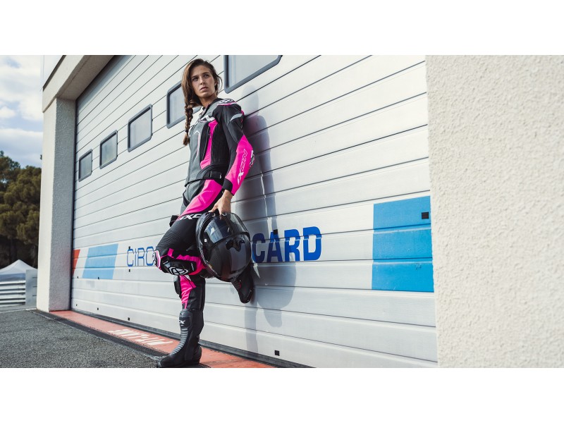 Pantaloni motociclete femei piele Racing Ixon vara model Vortex 3 LS culoare: negru/roz/alb Pantaloni motociclete femei piele Racing Ixon vara model Vortex 3 LS culoare: negru/roz/alb