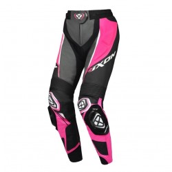 Pantaloni motociclete femei piele Racing Ixon vara model Vortex 3 LS culoare: negru/roz/alb Pantaloni motociclete femei piele Racing Ixon vara model Vortex 3 LS culoare: negru/roz/alb
